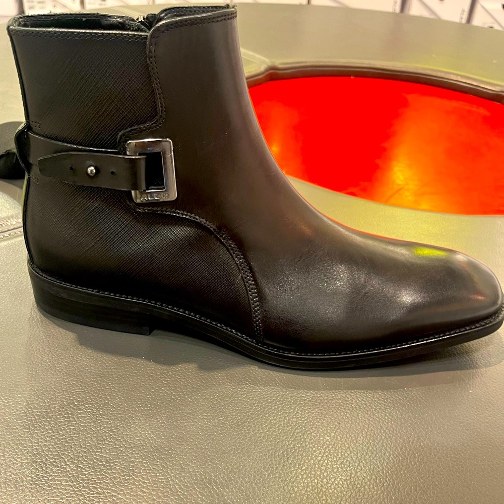 Black genuine leather Chelsea boot with buckle and zipper